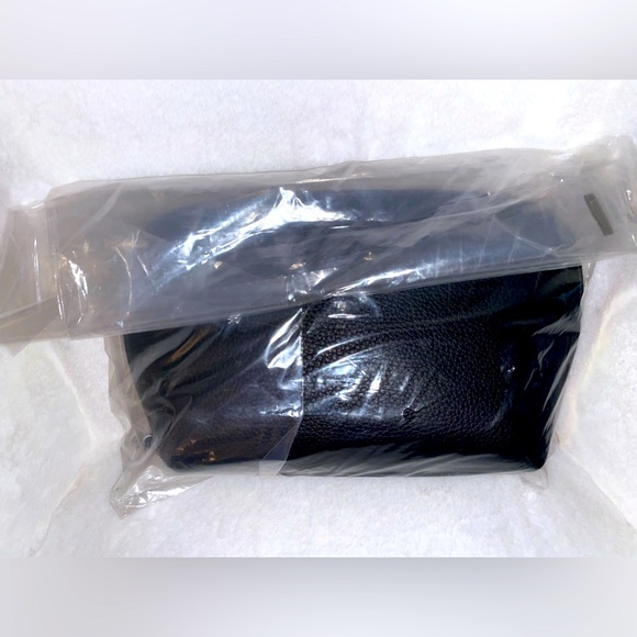 CUYANA BLACK LEATHER PEBBLE TRAVEL ACCESSORY CASE W/GOLD ZIPPER🌟🌟🌟NWT - Picture 15 of 15